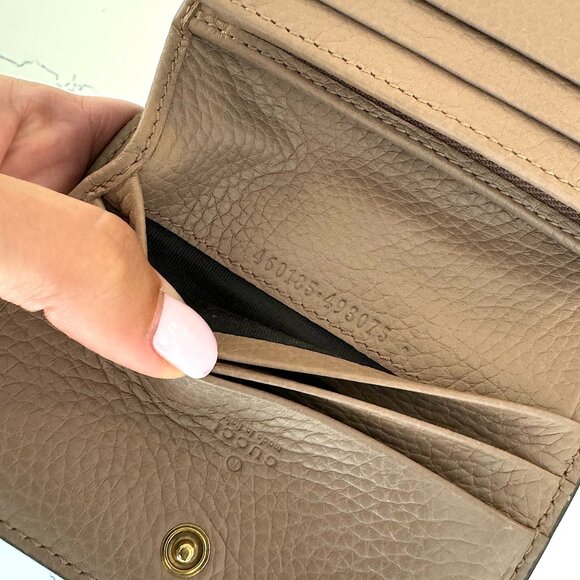 Authentic Gucci Blind for Love Bee Leather Creamy Pink Wallet - Picture 8 of 15